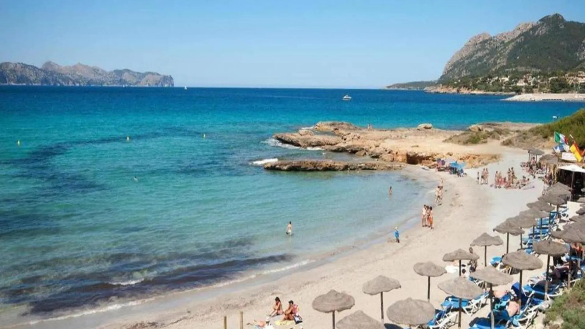 Sea-View Apartment In Alcudia