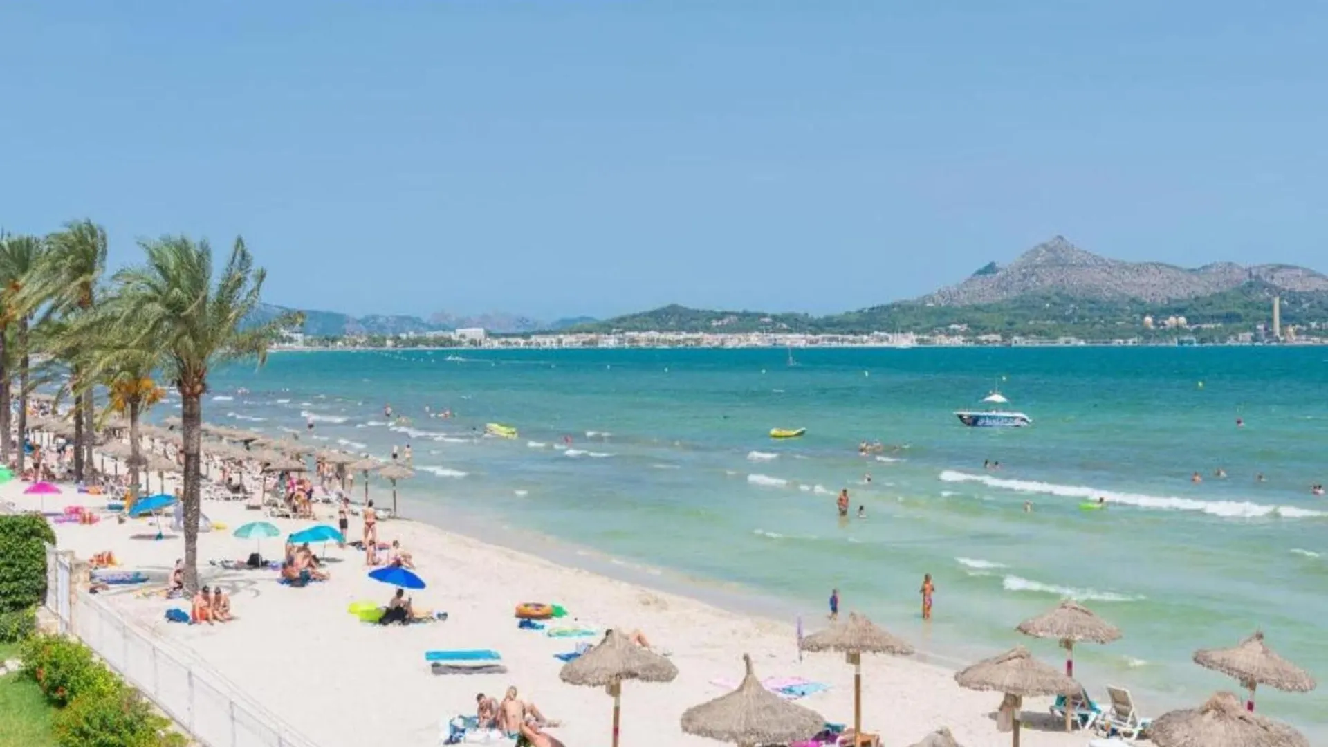 Sea-View Apartment In Alcudia